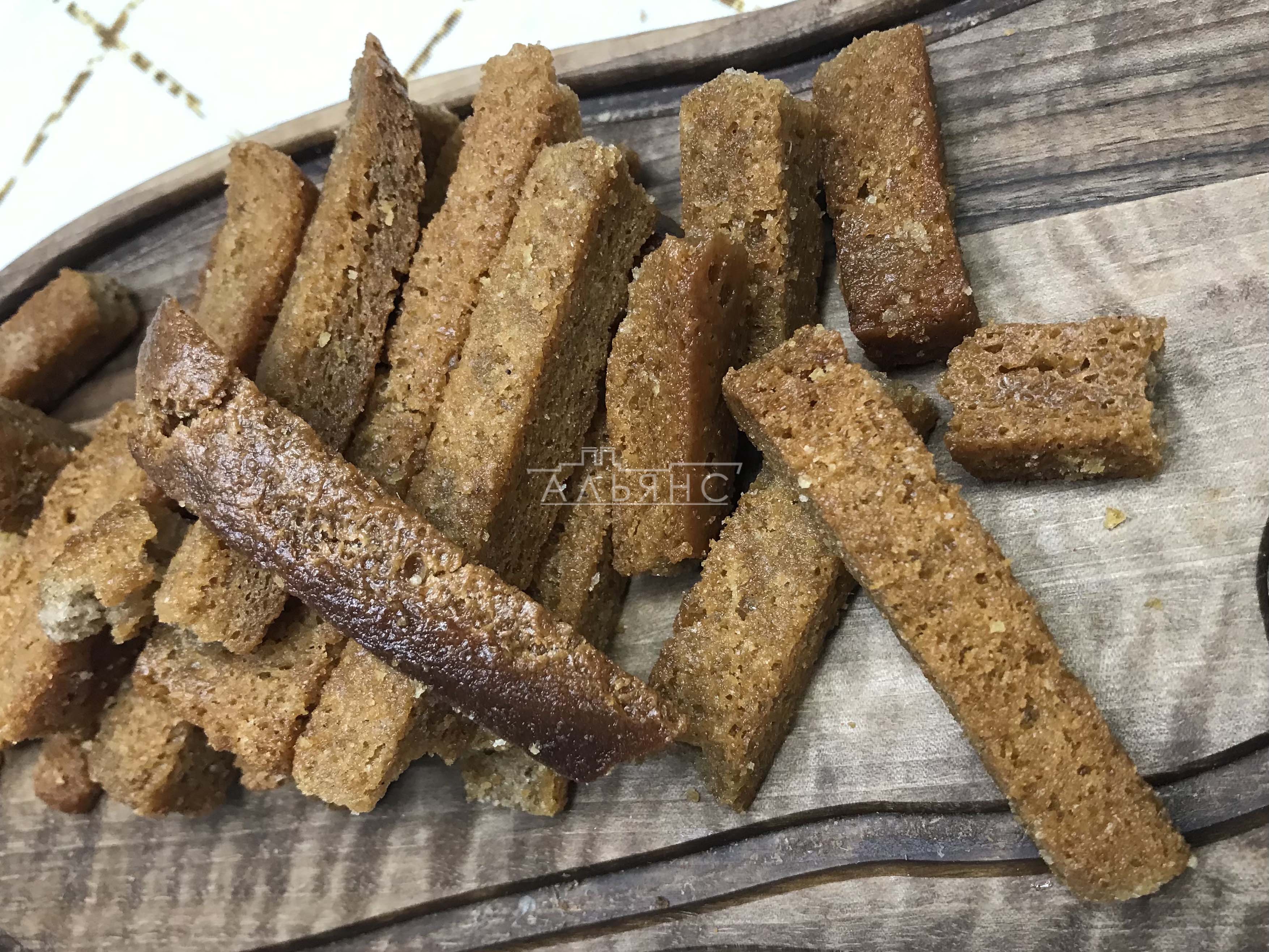 Деревенские гренки с чесноком в Омске