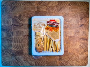 Снеки к пиву: Сыр Чечил АССОРТИ 150гр