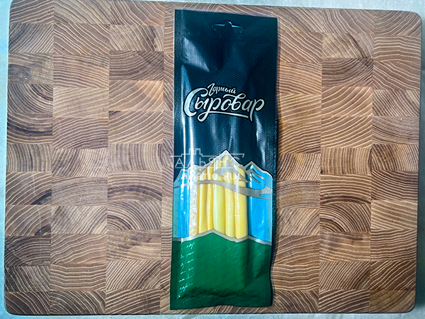 Сыр 60 гр ГОРНЫЙ СЫРОВАР (Балыковый копчёный) в Омске