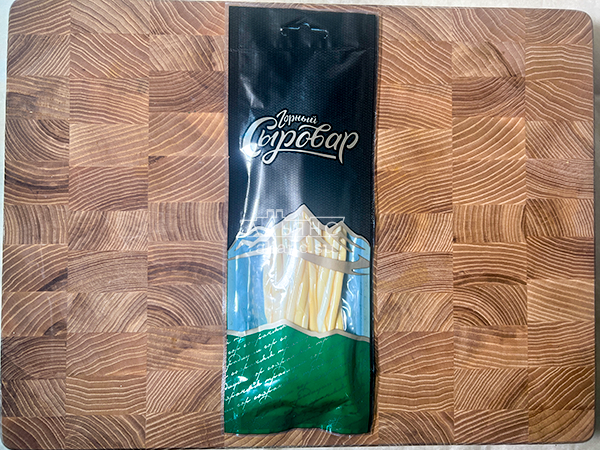 Сыр 60 гр ГОРНЫЙ СЫРОВАР (Нити копчёные) в Омске